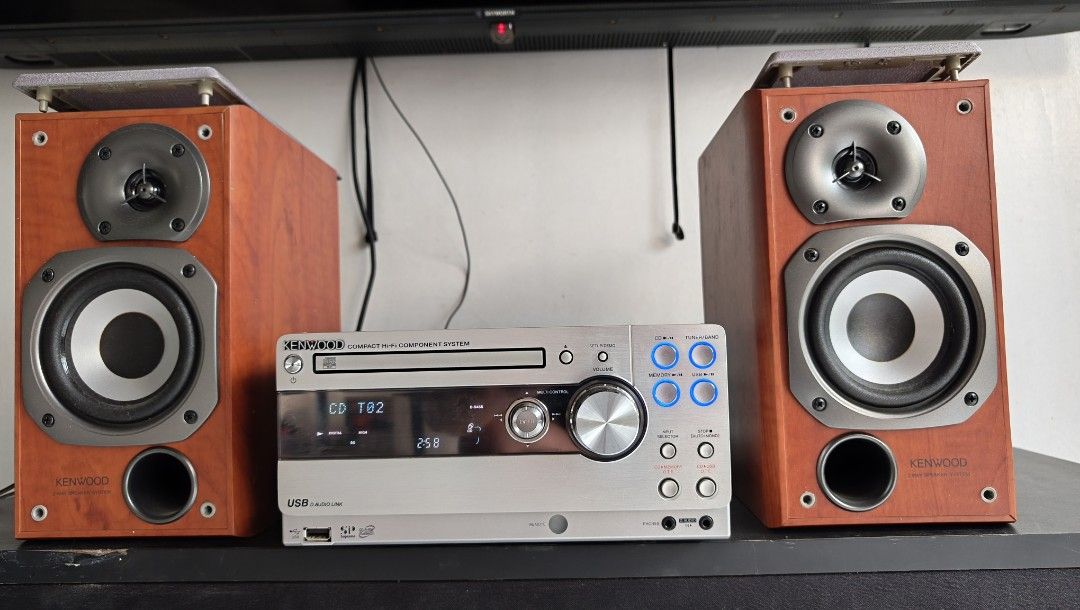 Kenwood RD-UDA55 (Category: Soundbars, Speakers & Amplifiers) located in Caloocan City. Submitted by comargo (Listing ID 1434551865, Image 2). Description: good condition no issue no repair test all u want sa bahay CD ok pick up only north Caloocan bagumbong The Kenwood RD-UDA55 is a compact high-fidelity audio system (often paired with speakers as the UD-A55) known for its versatility. Key specs include CD playback, USB/SD card playback/recordin