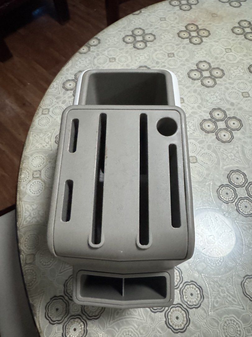 Kitchen organizer (Category: Knives & Chopping Boards) located in Quezon City. Submitted by jubejam (Listing ID 1434519692, Image 3). Description: Decluttering Brand new No issue.