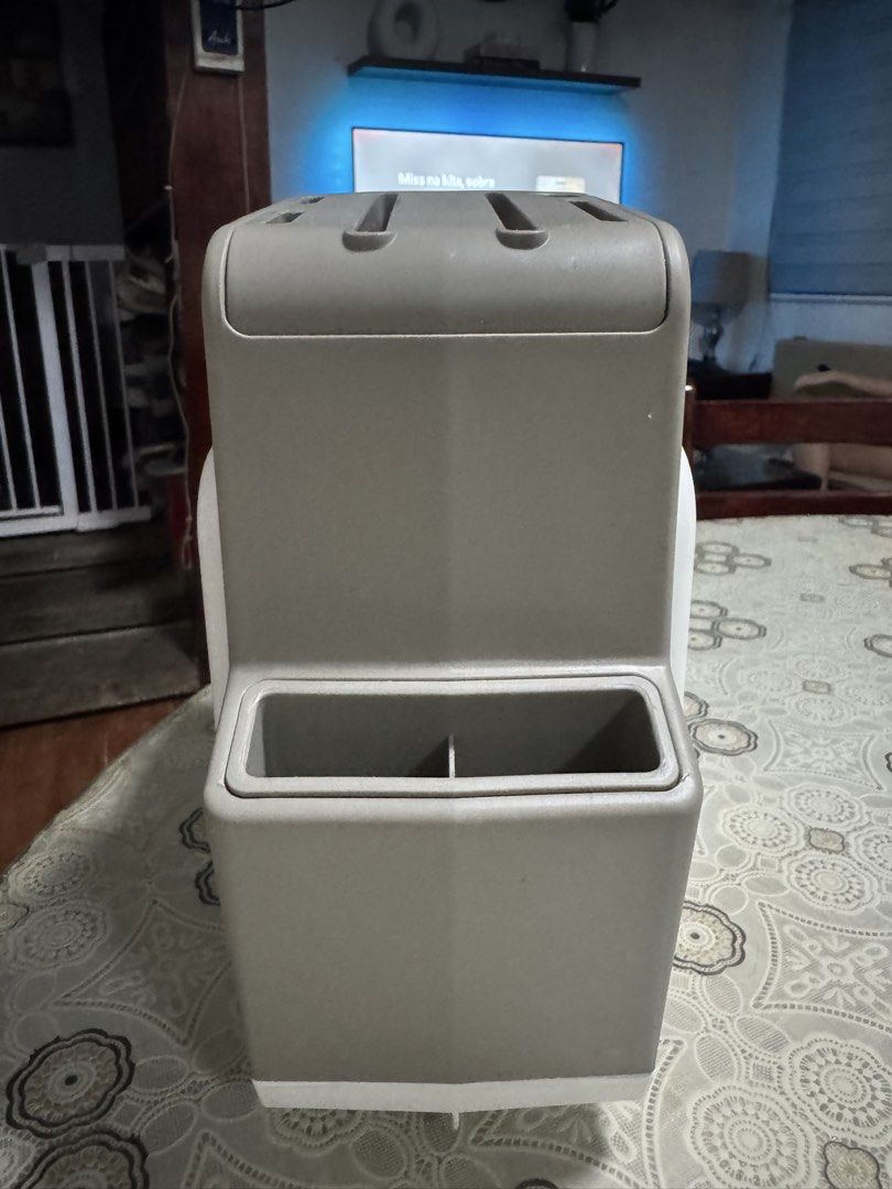 Kitchen organizer (Category: Knives & Chopping Boards) located in Quezon City. Submitted by jubejam (Listing ID 1434519692, Image 2). Description: Decluttering Brand new No issue.