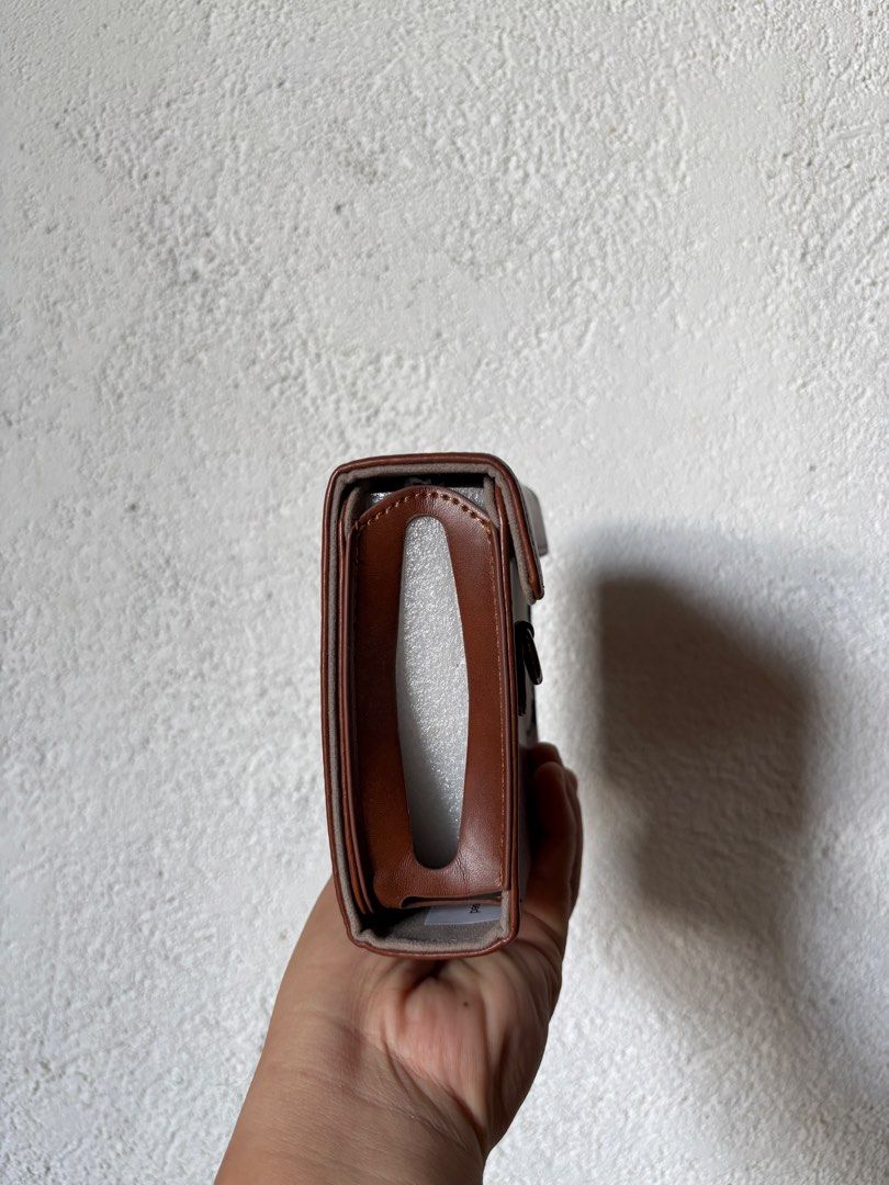 Kodak Mini Shot 3 Case (Category: Camera Bags & Carriers) located in San Juan City. Submitted by prelaabthings (Listing ID 1434391181, Image 2). Description: Decluttering.