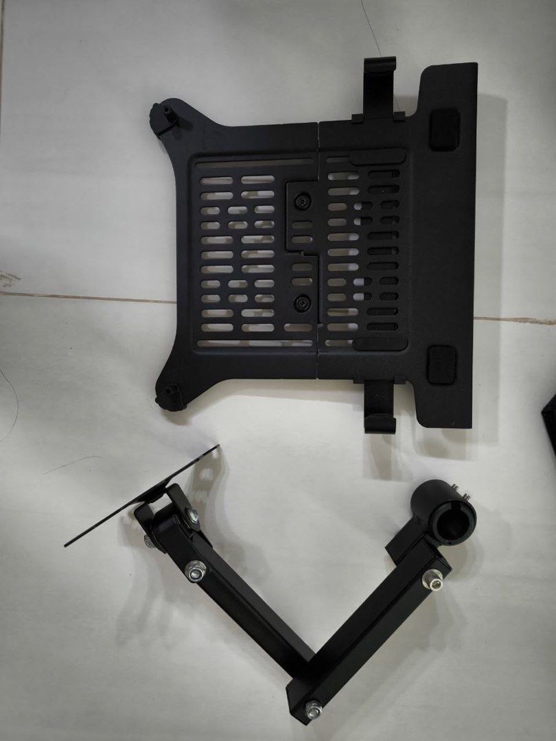Laptop tray with arm included466339752177848322
