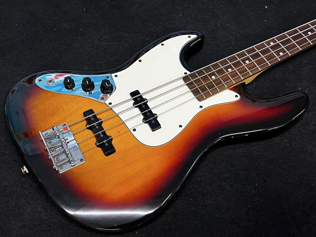 Legend by Aria Pro II Lefty Bass (Category: Musical Instruments) located in Dasmarinas. Submitted by johnratilla (Listing ID 1434556169, Image 3). Description: Legend by Aria Pro II Lefty Bass Guitar 4000 pesos fixed Lefty Body Right Neck Passive Alpha pots and Orange Drop Capacitor minor scratches bass only, no gig bag/case Meet up: Dasmariñas or Bacoor Cavite rfs: Need funds.