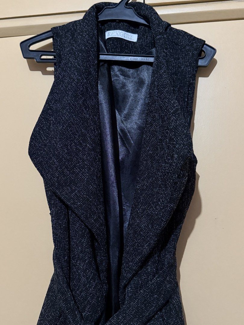 Long Tweed-Like Belted Vest with Pockets (Category: Coats, Jackets and Outerwear) located in Quezon City. Submitted by ayahko (Listing ID 1434436669, Image 2). Description: Long tweed-like dark gray belted vest with pockets, best fits medium frames, purchased from Platinum Mall, Bangkok, Thailand.