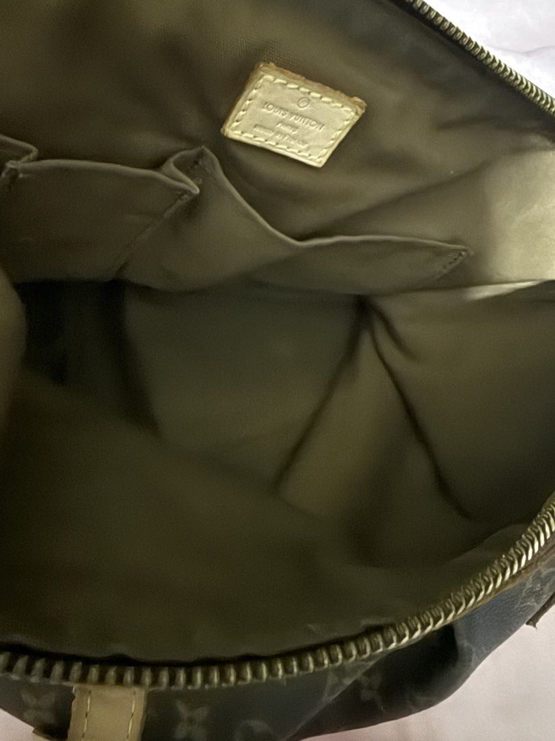 Louis Vuitton Palermo GM Monogram Canvas Bag (Category: Luxury Bags & Wallets) located in Pasig City. Submitted by help.a.hoarder.out (Listing ID 1434566920, Image 3). Description: - Louis Vuitton handbag - Monogram Canvas - Spacious interior with multiple compartments - Detachable shoulder strap - Zipper closure - Gold-tone hardware - Classic LV monogram pattern - Light-colored leather trim and straps - Authenticity not guranteed. Recieved as gi
