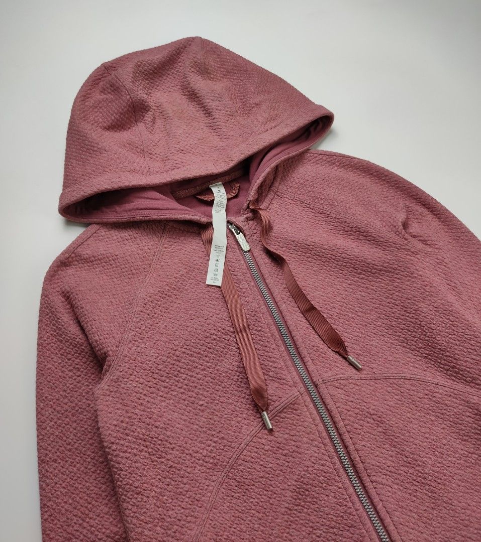Lululemon Jacket (Category: Coats, Jackets and Outerwear) located in Manila. Submitted by d_code (Listing ID 1434398324, Image 3). Description: Size 2 Good as new Legit No Issue Width 16.5 x Length 21 Front | 23 Back.