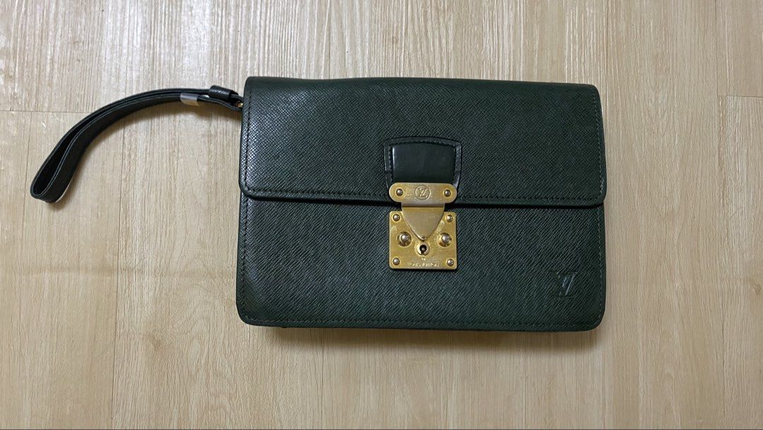 LV TAIGA CLUTCH BAG (Category: Luxury Bags & Wallets) located in Manila. Submitted by junejanuary (Listing ID 1434573493, Image 1). Description: -from Japan Surplus -Negotiable .
