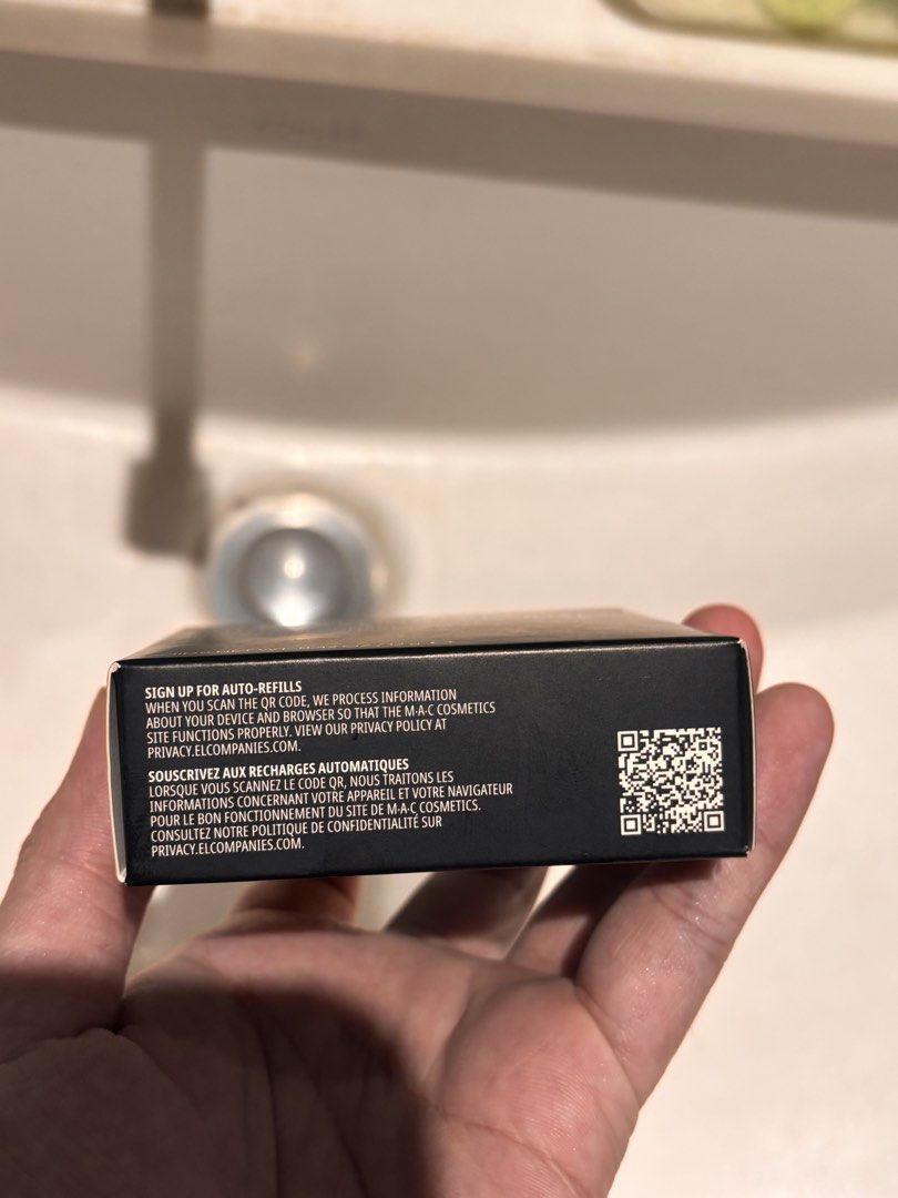 MAC Studio Fix Powder Plus Foundation Fond De Teint (NW18) (Category: Makeup) located in Manila. Submitted by ponyo111 (Listing ID 1434541692, Image 2). Description: - Bought in Paris, France last december 2025 - Brand new never used or opened Rfs: extra .