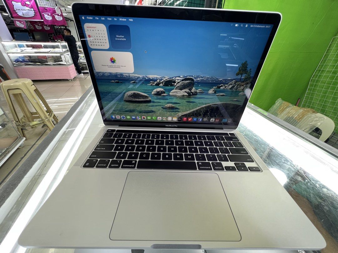 Macbook Pro 2020 13-inch M1 1TB (Category: Laptops & Notebooks) located in Manila. Submitted by vaniextura (Listing ID 1434547695, Image 1). Description: - MacBook Pro 2020 - M1 Chip - 16GB Memory - 1TB Storage - 13.3-inch Retina Display (2560 x 1600) - Silver Color - macOS Tahoe - Battery: 100% Maximum Capacity (73 Charge Cycles).
