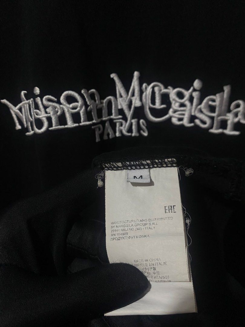 MAISON MARGIELA SHIRT (Category: Luxury Apparel) located in Angeles City. Submitted by tianthrifts_ (Listing ID 1434436883, Image 2). Description: WTS! MAISON MARGIELA (HEAVY CLOTH) LARGE WIDTH: 22 LENGTH: 29 CONDITION: 9.8/10 COLOR RATE: 9.8/10 ISSUE: CUT COLLAR AND NECK-TAG 700.