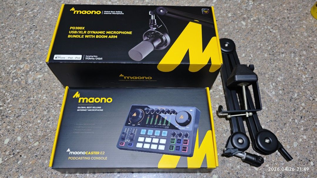 Maono PD300X USB/XLR Dynamic Microphone Bundle