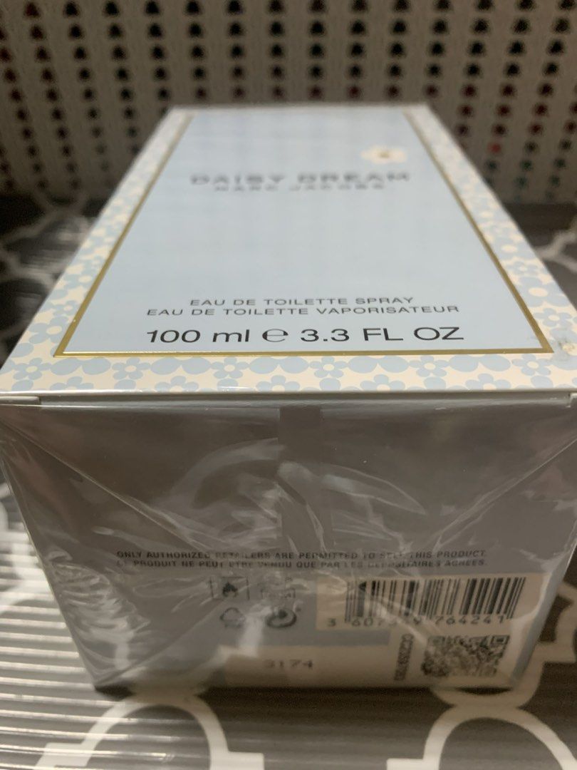Marc Jacobs Daisy Dream Eau de Toilette 100ml (Category: Fragrance & Deodorants) located in Manila. Submitted by jstyle11 (Listing ID 1434580764, Image 3). Description: - Brand new, sealed Daisy Dream by Marc Jacobs from Australia - Eau de Toilette spray. - 100ml bottle. - Features the signature light blue and white floral box design. - Still in original packaging. .