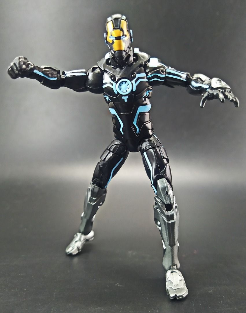 Marvel 1:18 IRON MAN ZERO GRAVITY ARMOR / MODEL 39 (Hasbro Marvel Universe) (Category: Figurines & Statues) located in Manila. Submitted by ace.hobbies (Listing ID 1434573222, Image 2). Description: 🏷️ Item for Sale Marvel 1:18 IRON MAN ZERO GRAVITY ARMOR 🔎 Item Description: - From Hasbro's Marvel Universe Series 5 - 1:18 scale / 4 inches - Does not have any accessories by default but comes with a stand from the Hasbro Ironman II line 🚮 Item d