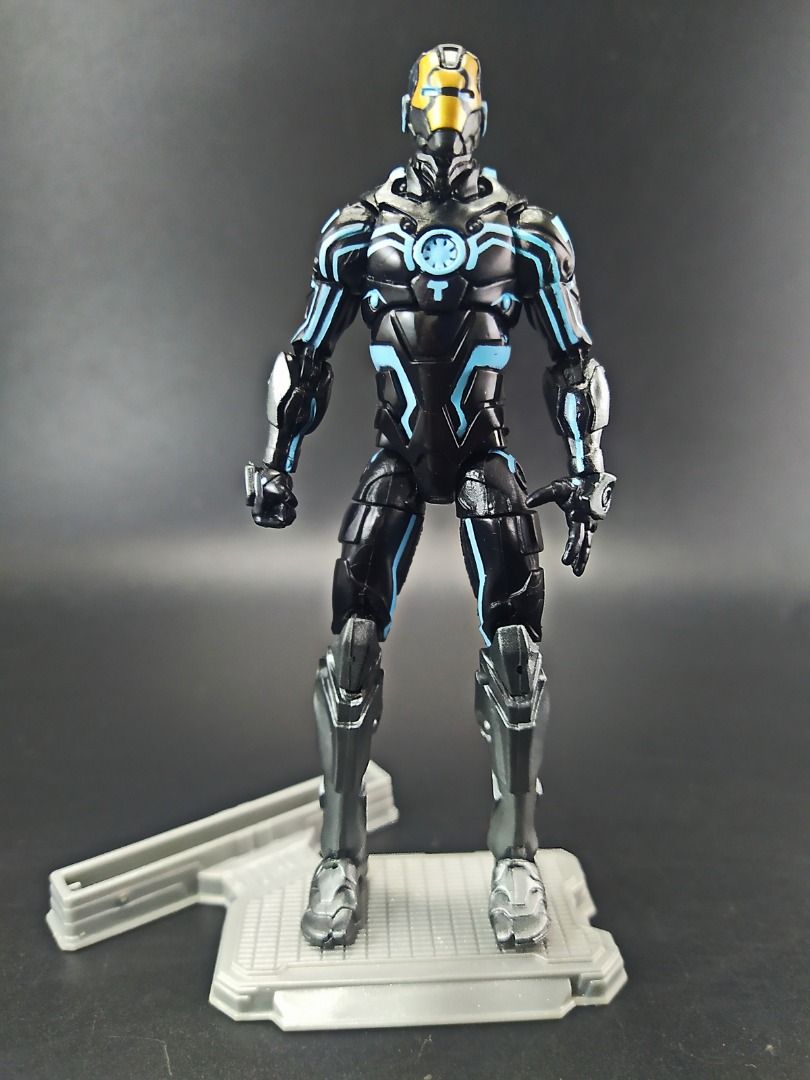 Marvel 1:18 IRON MAN ZERO GRAVITY ARMOR / MODEL 39 (Hasbro Marvel Universe) (Category: Figurines & Statues) located in Manila. Submitted by ace.hobbies (Listing ID 1434573222, Image 1). Description: 🏷️ Item for Sale Marvel 1:18 IRON MAN ZERO GRAVITY ARMOR 🔎 Item Description: - From Hasbro's Marvel Universe Series 5 - 1:18 scale / 4 inches - Does not have any accessories by default but comes with a stand from the Hasbro Ironman II line 🚮 Item d