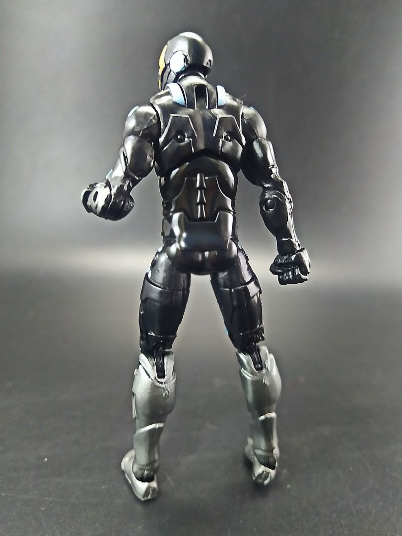 Marvel 1:18 IRON MAN ZERO GRAVITY ARMOR / MODEL 39 (Hasbro Marvel Universe) (Category: Figurines & Statues) located in Manila. Submitted by ace.hobbies (Listing ID 1434573222, Image 3). Description: 🏷️ Item for Sale Marvel 1:18 IRON MAN ZERO GRAVITY ARMOR 🔎 Item Description: - From Hasbro's Marvel Universe Series 5 - 1:18 scale / 4 inches - Does not have any accessories by default but comes with a stand from the Hasbro Ironman II line 🚮 Item d
