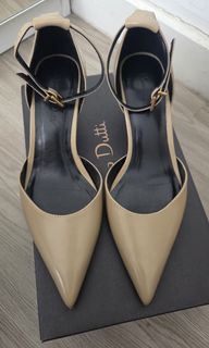 (Category: ) located in . Submitted by coolcloset (Listing ID 1434429128, Image 1). Description: .
