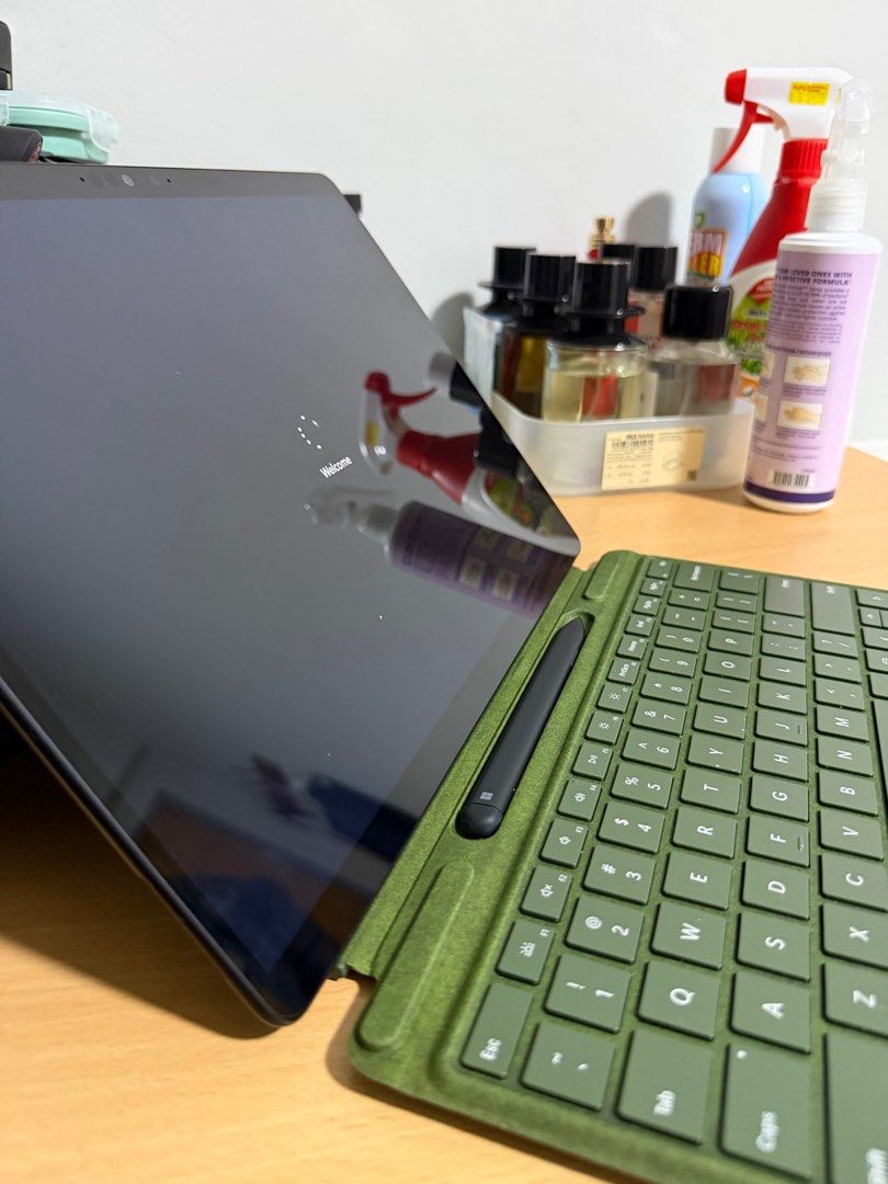 Microsoft Surface (Category: Laptops & Notebooks) located in Singapore. Submitted by nickiboi (Listing ID 1434420876, Image 2). Description: 💻 Microsoft Surface X (Black) – Portable Work Machine Selling my Microsoft Surface X in sleek black, perfect for work-from-home or on-the-go productivity. Lightweight, stylish, and reliable for daily use. Touch screen and removable keyboard ✨ Details: * Comes with Black Keyboard * Supports WiFi & LTE (great