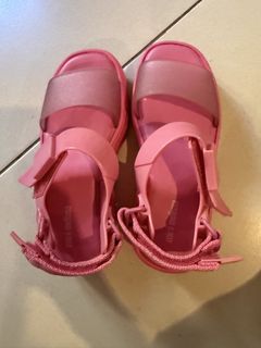 (Category: ) located in . Submitted by miomargoods (Listing ID 1434459265, Image 1). Description: .