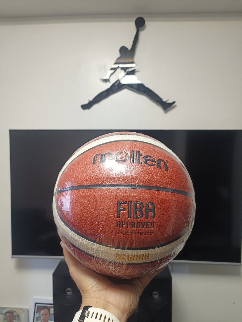 Molten Basketball model BG4500,BG5000 (Category: Racket and Ball Sports) located in Quezon City. Submitted by horheawidas28 (Listing ID 1434453994, Image 1). Description: - Official Molten basketball - FIBA approved - With Palstic -FREE PUMP -FREE PIN -FREE BASKET NET -600 PER PIECE -1K FOR 2PCS..