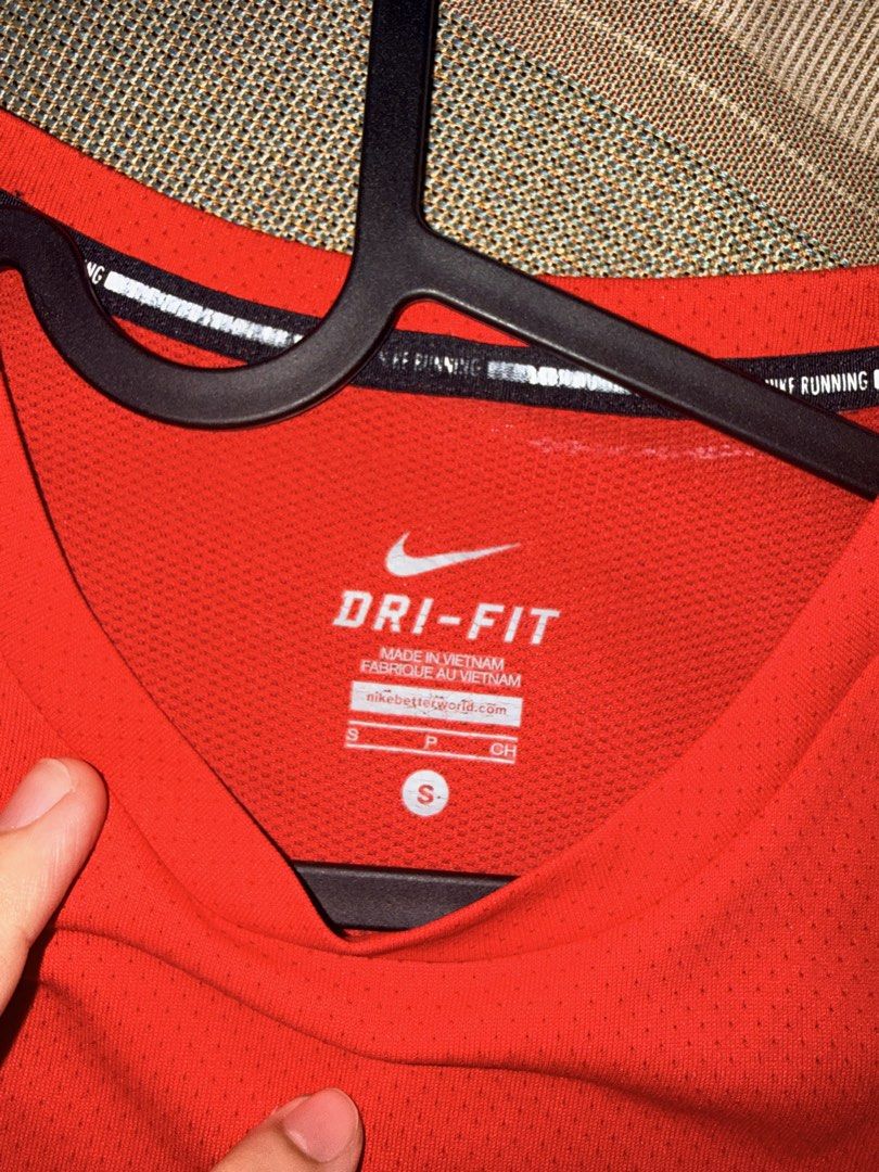 Nike Dri-FIT Running Shirt (Category: Activewear) located in Taguig. Submitted by denpaz (Listing ID 1434516256, Image 3). Description: - Nike Dri-FIT running shirt - Color: Red - Size: Small .