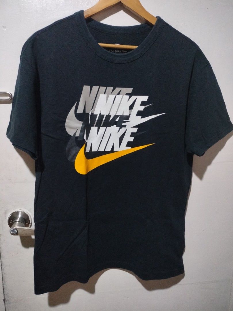 Nike The Nike Tee T-Shirt - Medium (Category: Tshirts & Polo Shirts ) located in Calbayog City. Submitted by mr.thrifter_ph. (Listing ID 1434395194, Image 1). Description: - dimension: 20 1/2 x 27 1/2 -Nike T-shirt - Size: Medium - Design: Large Nike logo on front - Style: Crew neck - Origin: Made in China.