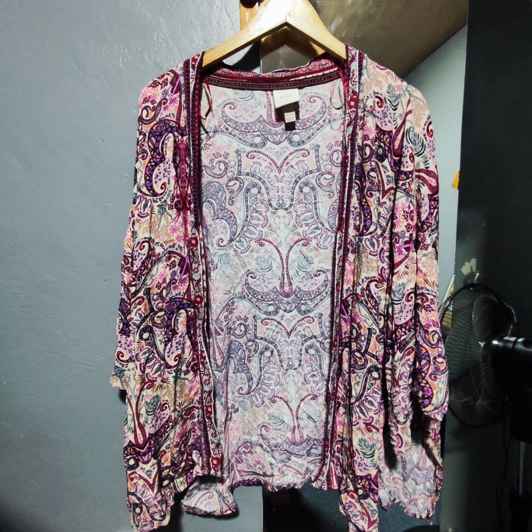 PAISLEY COVER UP/ CARDIGAN (Category: Coats, Jackets and Outerwear) located in Makati City. Submitted by jasdici (Listing ID 1434559650, Image 1). Description: xl/xxl.