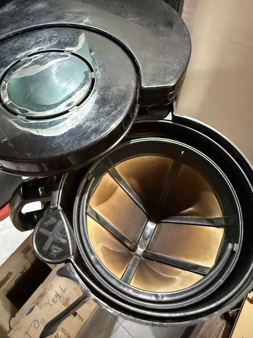 Philips Cafe Roma HD 7252 Coffee Maker (Category: Coffee Machines & Makers) located in Manila. Submitted by gentle_gal (Listing ID 1434506540, Image 3). Description: .