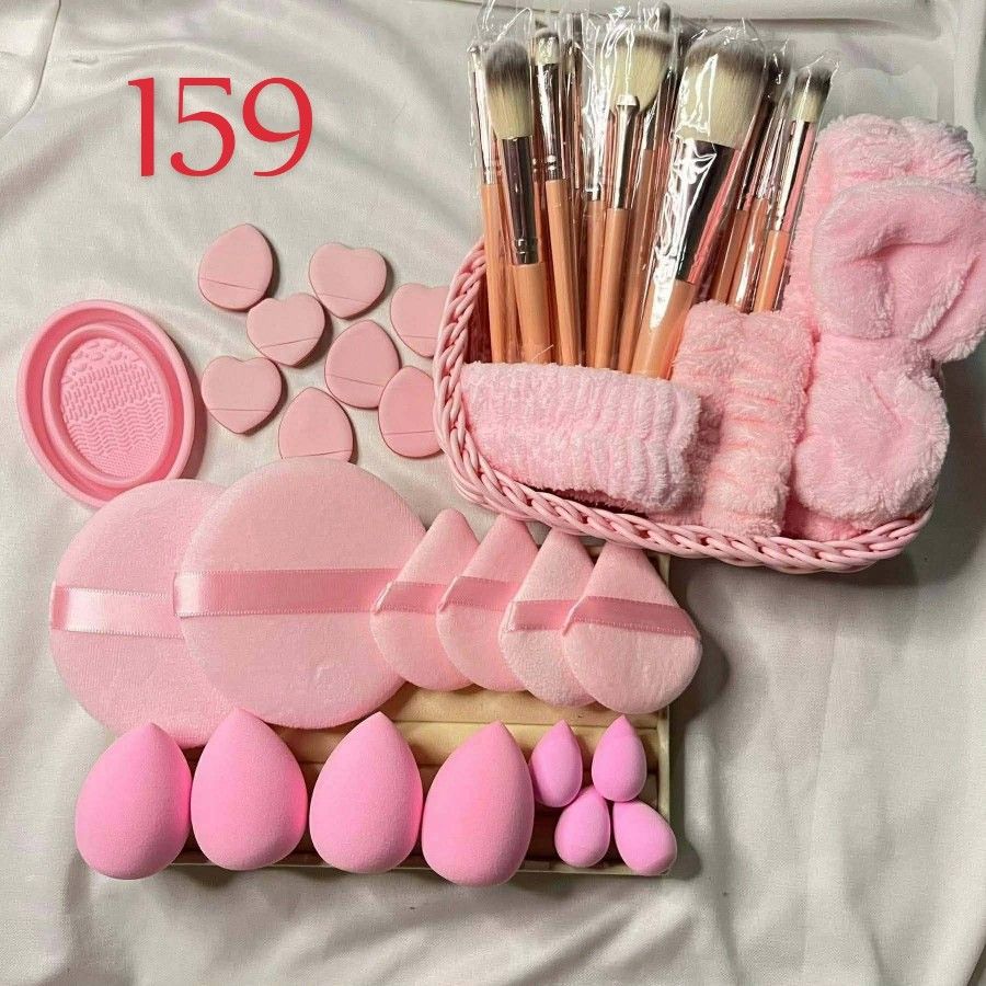 Pink Makeup Brush Set with Accessories (Category: Makeup) located in Manila. Submitted by rlndhenise (Listing ID 1434586052, Image 1). Description: - Complete pink makeup set - Includes makeup brushes, face puffs, and makeup sponges - Comes with a brush cleaner and a headband - Perfect for beginners and enthusiasts - Neatly organized and ready to use.