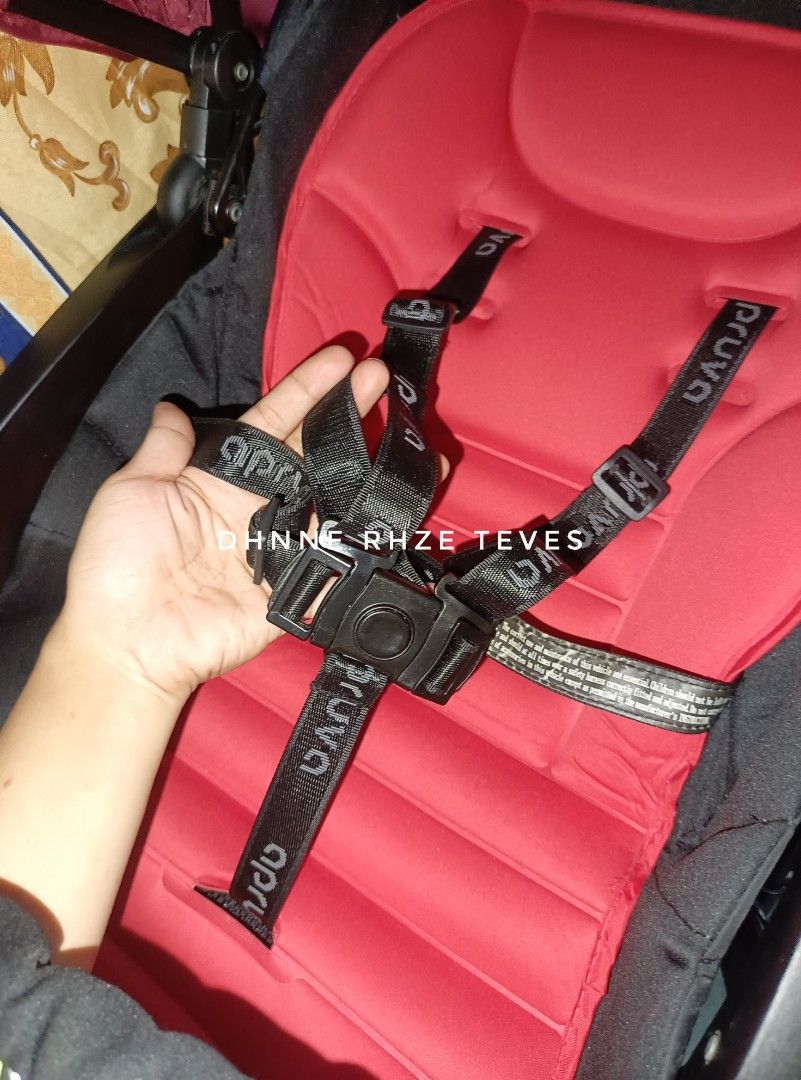 Preloved Apruva Keiryo Stroller (Category: Strollers) located in Manila. Submitted by babystuffshop (Listing ID 1434417663, Image 3). Description: May stock ulitt kakadating lang ☺ ✨Apruva Keiryo Stroller ✨ In excellent condition ganda pa nitooo😍 10/10 color rate Clean and ready to use na po ✅ Actual photo posted what you see is what you get👌 🤍Super lightweight 4.6kg only 🤍Travel friendly 🤍All good working condition 🤍Easy to maneuver mga wh
