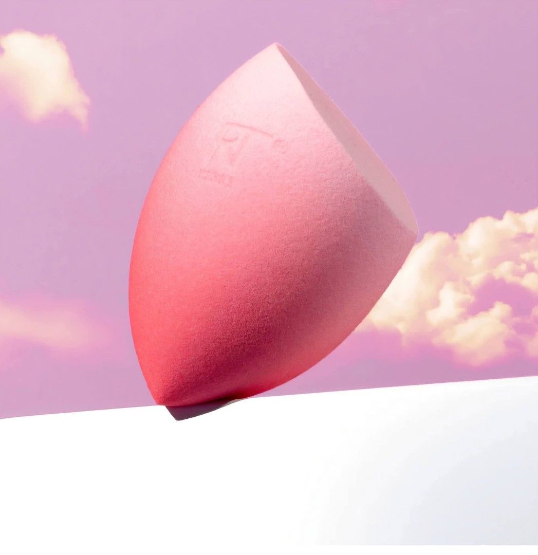 Real Techniques Miracle Complexion Sponge (Category: Makeup) located in Quezon City. Submitted by floreskari78555 (Listing ID 1434433606, Image 3). Description: Real Techniques Miracle Complexion Sponge✨️❤️ ✨ Grab this LIMITED EDITION "Sunrise to Sunset" color! ✨ ​Get that flawless, dewy glow! This famous blending sponge makes makeup application so easy. It's perfect for all your favorite liquid and cream foundations, skin tints, blushes, and bro