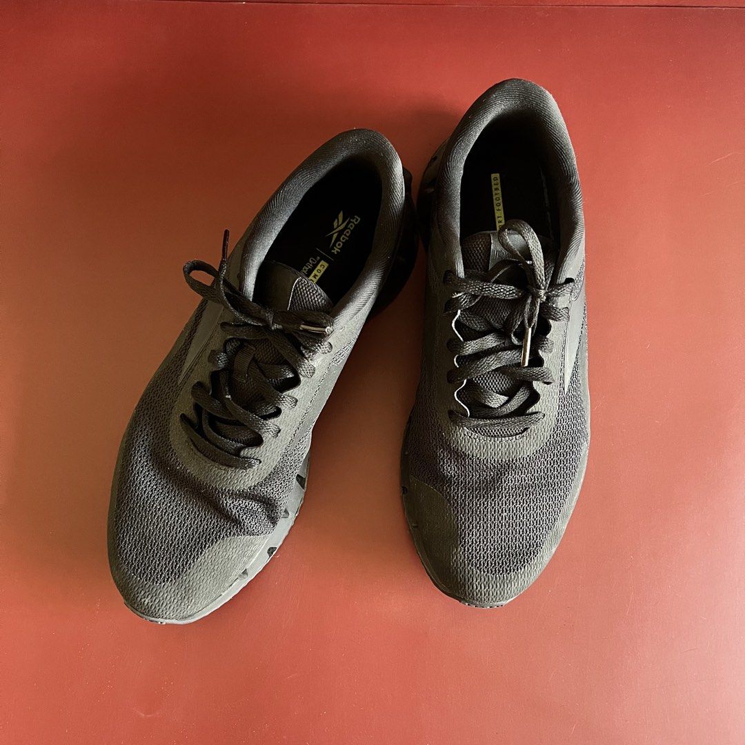 Reebok Zig Dynamica 2 Triple Black (Category: Sneakers) located in Pasig City. Submitted by joycepine (Listing ID 1434468254, Image 2). Description: 1,500 Reebok Zig Dynamica 2 Triple Black - US 10/28cm - no box Used twice.
