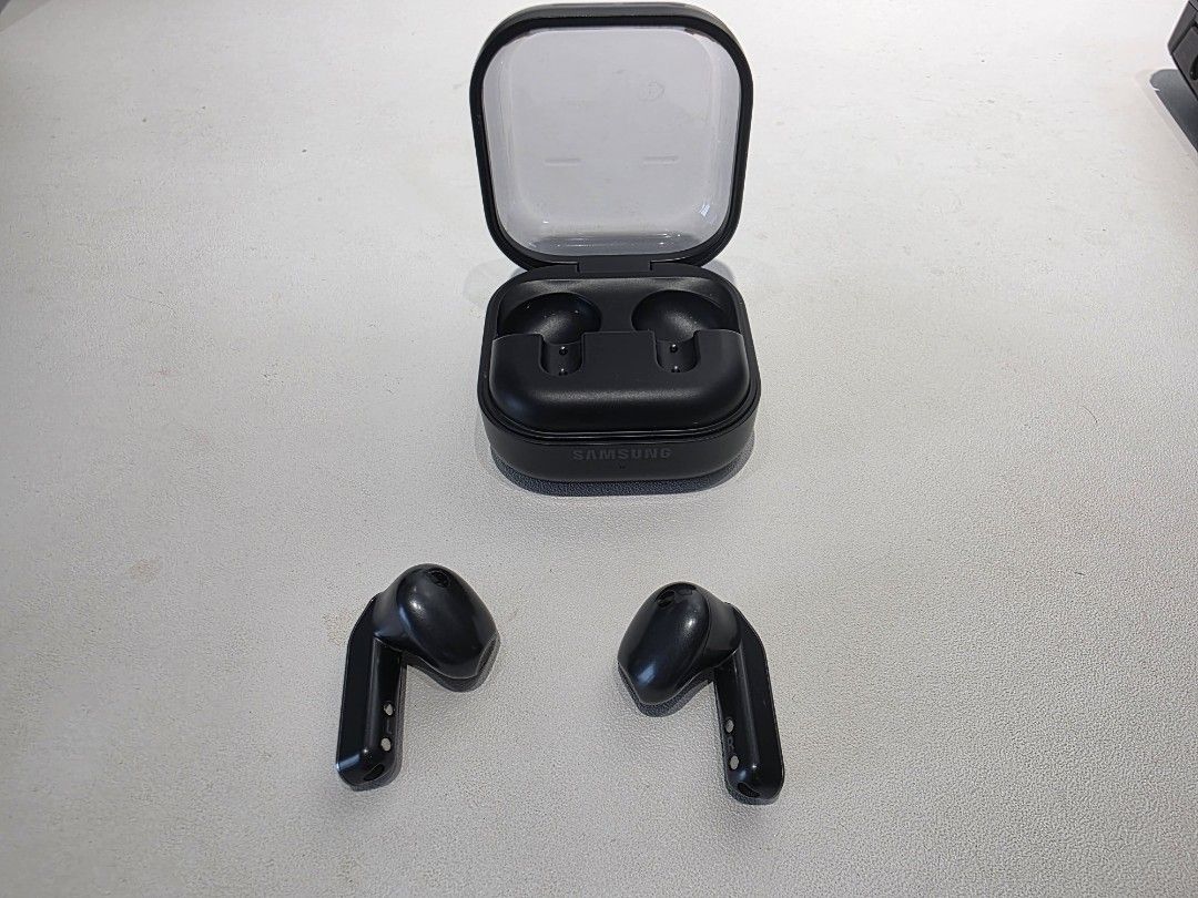 Samsung Galaxy Buds 4 - Black