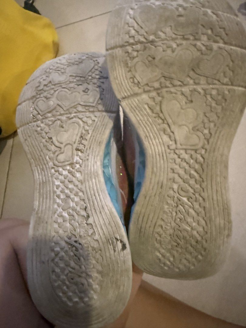 Skechers light up shoes US 1 (Category: Babies & Kids Fashion) located in Quezon City. Submitted by miomargoods (Listing ID 1434509601, Image 2). Description: Skechers.