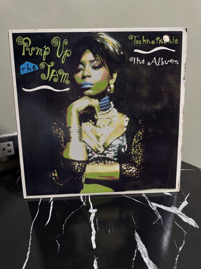 TECHNOTRONIC “PUMP UP THE JAM THE ALBUM” (Category: Vinyls) located in Cainta. Submitted by e.collections (Listing ID 1434518966, Image 1). Description: Technotronic “Pump Up The Jam The Album” Disc condition: VG Sleeve condition: G (with hole) Made in the USA.