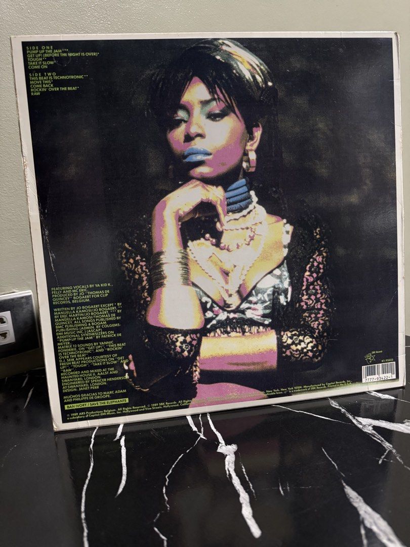 TECHNOTRONIC “PUMP UP THE JAM THE ALBUM” (Category: Vinyls) located in Cainta. Submitted by e.collections (Listing ID 1434518966, Image 2). Description: Technotronic “Pump Up The Jam The Album” Disc condition: VG Sleeve condition: G (with hole) Made in the USA.