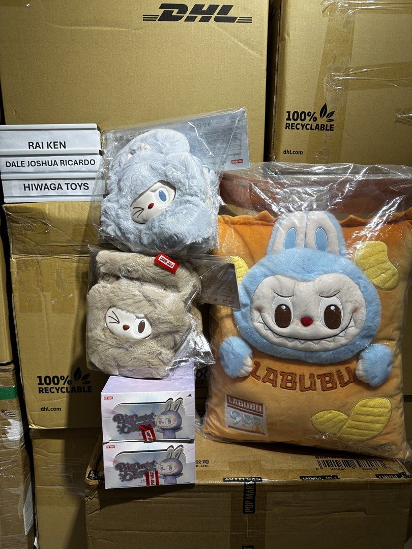 [POP MART] THE MONSTERS PLUSH FLOWER BAG (Category: Cross-body Bags) located in Quezon City. Submitted by rai.ken (Listing ID 1434580251, Image 1). Description: BRAND NEW SEALED AUTHENTIC BROWN & BLUE AVAILABLE.