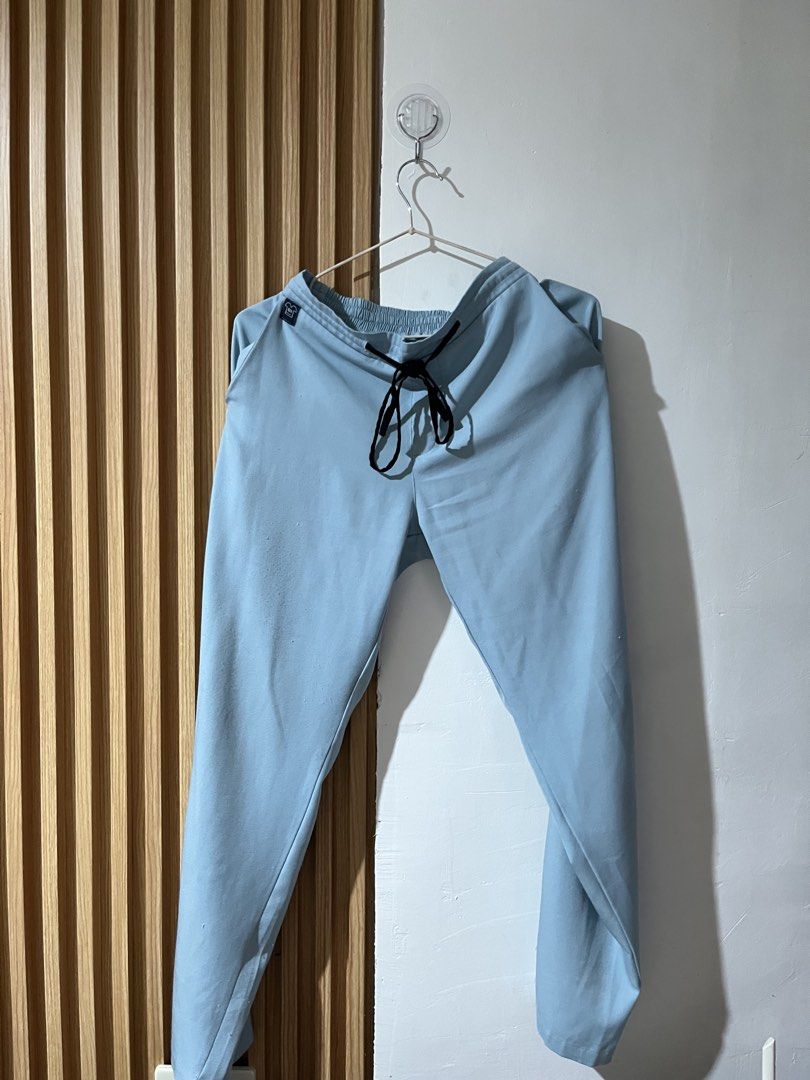 Theatre Blues Light Blue Scrub Suit (Category: Sets or Coordinates) located in Tubao. Submitted by shyyyrlock_ (Listing ID 1434419488, Image 2). Description: - Light blue scrub suit - V-neck top with a small pocket - Matching pants with drawstring - Pants have pockets - Lightweight fabric - light blue color.