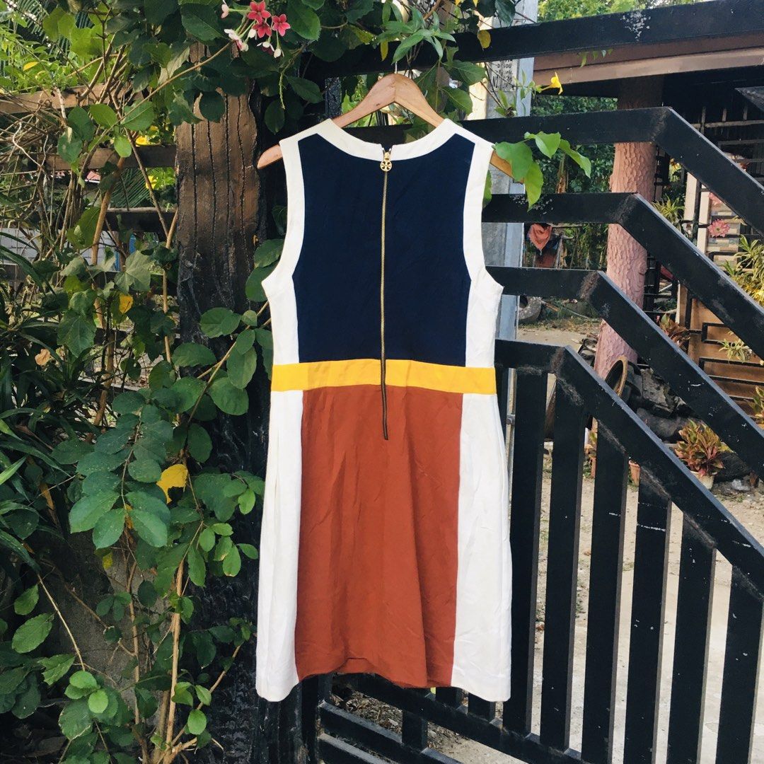 TORY BURCH - COLOR BLOCK SHEATH MINI DRESS (Category: Luxury Apparel) located in Bacolod City. Submitted by mic_moneyyyyy (Listing ID 1434539076, Image 3). Description: TORY BURCH - COLOR BLOCK SHEATH DRESS Size : Tagged as Large Pit to Pit : 18 Shoulder : 14 Length : 39 Condition : Excellent No issue need wash .