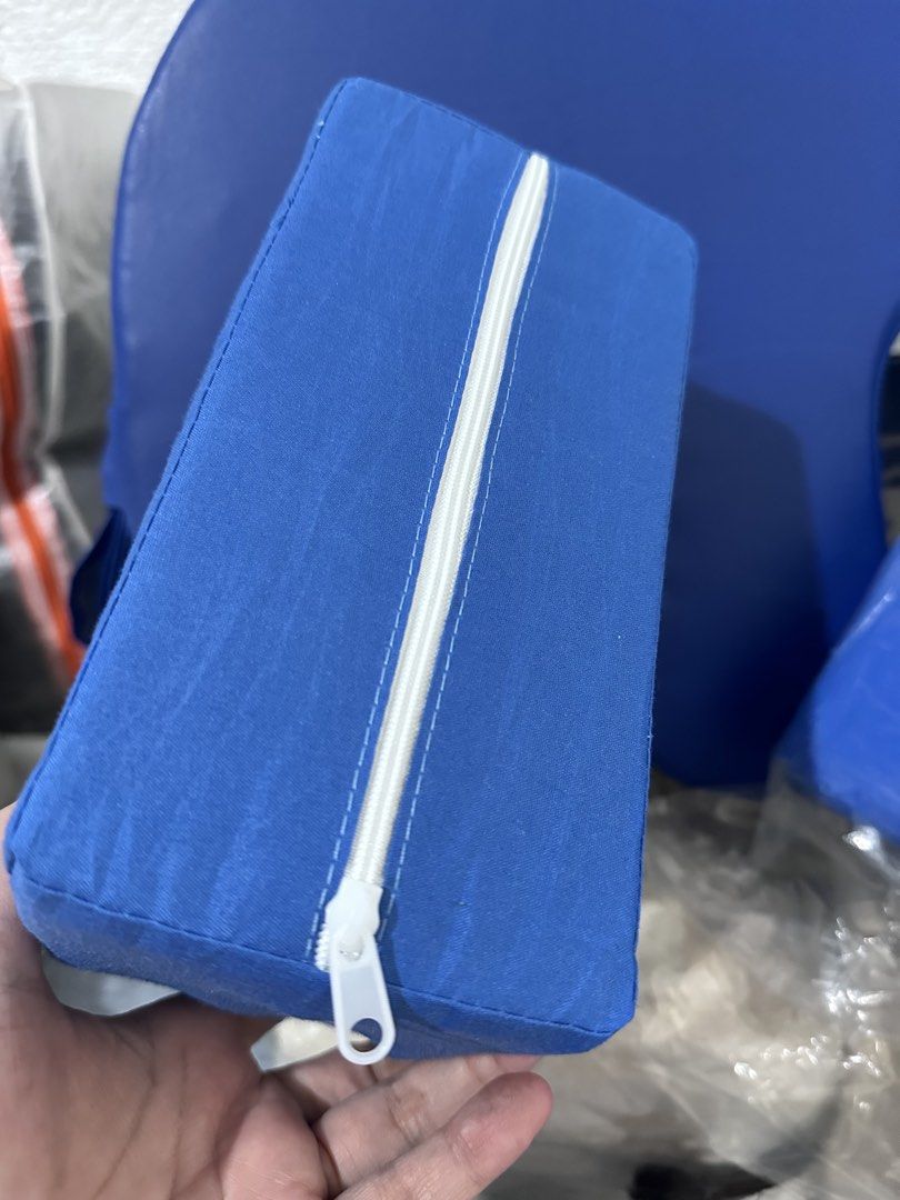 Turning Pillow Bundle (Category: Medical Supplies & Tools) located in Quezon City. Submitted by glitchandglamor (Listing ID 1434517518, Image 3). Description: •RFS: no longer needed •take all as is condition, some have broken zipper/zipper pull does not affect the use of the item • 6 items = 5 (blue) + 1 (inflatable, never used).