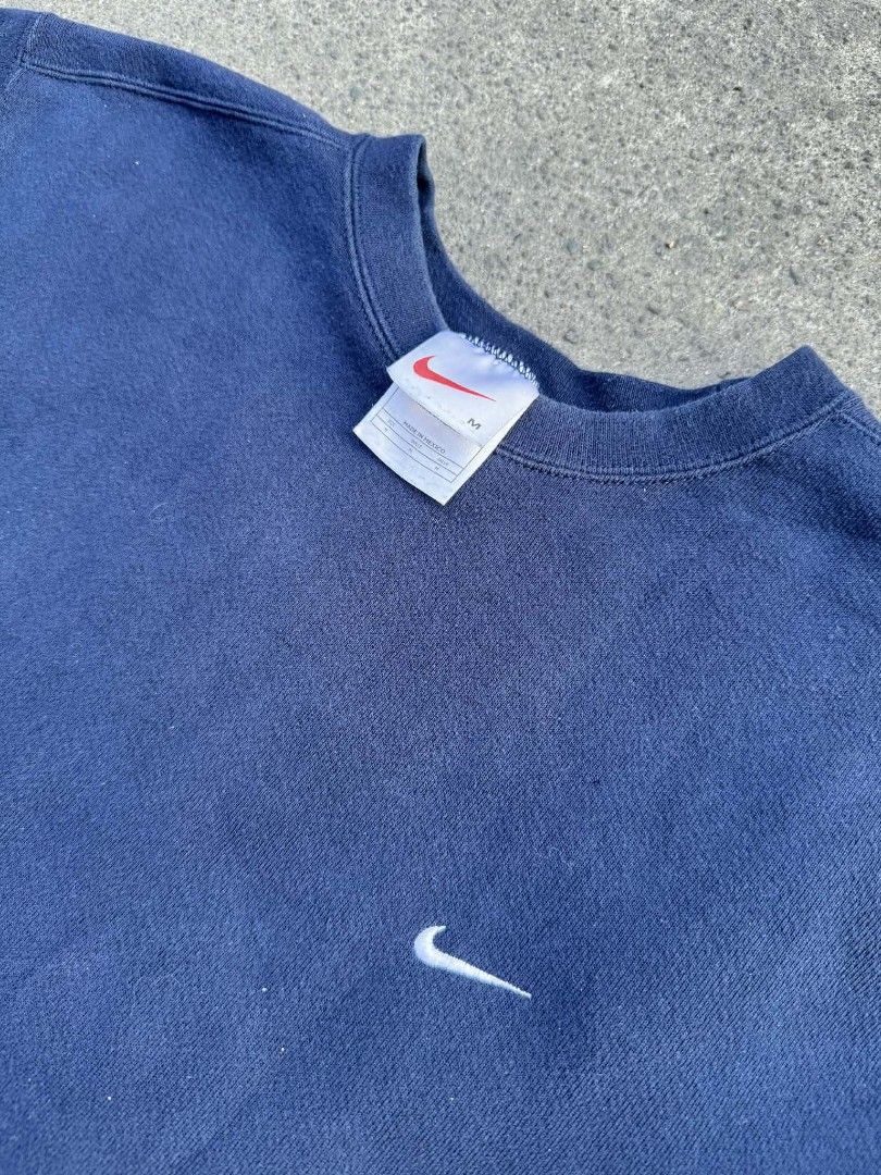 VINTAGE NIKE SWEATER & PANTS (Category: Coats, Jackets and Outerwear) located in Manila. Submitted by johnangelo27 (Listing ID 1434437212, Image 3). Description: .