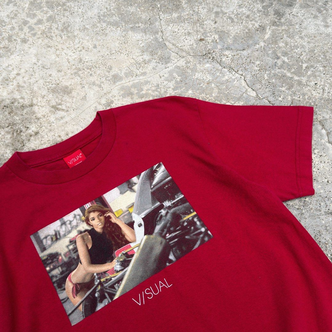 Visual (Category: Tshirts & Polo Shirts) located in Ketereh. Submitted by ayethriftstore (Listing ID 1434546056, Image 3). Description: 💥🔥 VISUAL 🔥💥 📏 P 20 | L 28 🏷️ Tag: Visual | Size M ✅ Condition: 8.8/10 (Great Used Condition) Bebas Pinhole, Defect !! ✨ Fresh from wardrobe, ready to flex. 💸 Harga tak ngam? OFFER JE, KITA BORAK! 🚚 COD: Kuala Krai / Kok Lanas — fast deal, fast drip! 📲 More pics? DM terus! 🚀 Follow IG: @ayebundle — Your