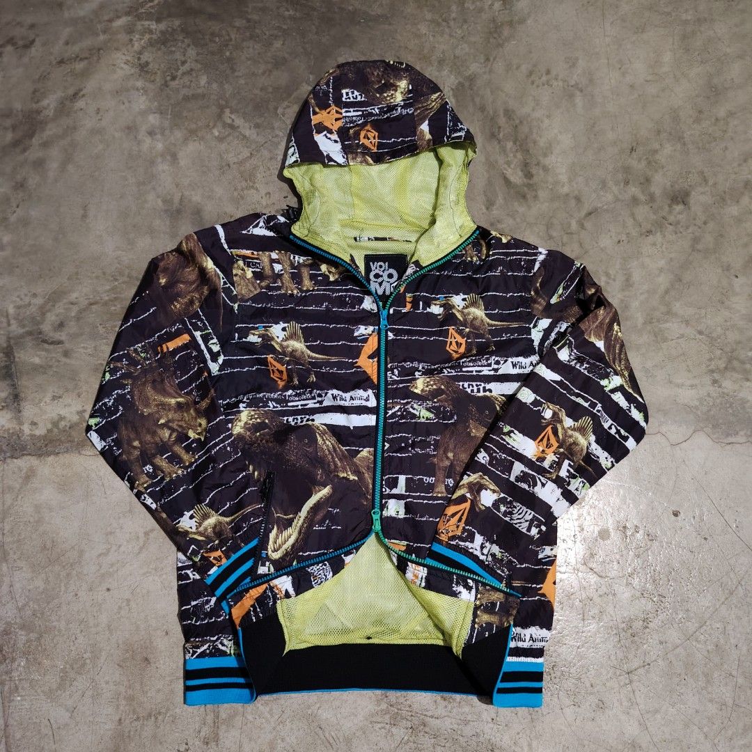 Volcom Dinosaur Graphic Nylon Jacket (Category: Hoodies) located in Cavite. Submitted by evilmarko (Listing ID 1434586541, Image 2). Description: volcom dinosaur graphic nylon jacket measurements: size: s w: 20" l: 24" 1000 + sf dm to purchase.