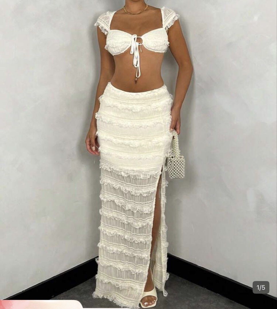 White Textured Beach Coordinates (Category: Sets or Coordinates) located in Quezon City. Submitted by kendallny (Listing ID 1434430696, Image 1). Description: orig price: ₱943.