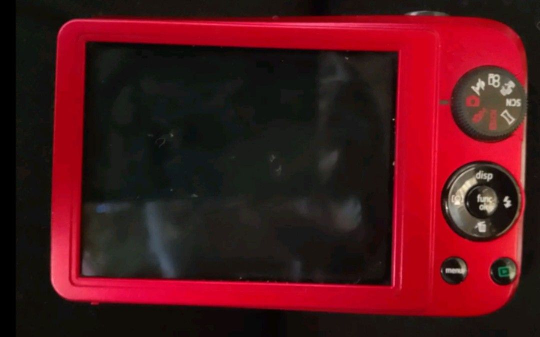 Working GE Digital Camera J1455 (Category: Cameras) located in Manila. Submitted by eloise_shopme (Listing ID 1434400090, Image 2). Description: - Red GE digital camera - 14.1 megapixel resolution - 5x optical zoom - Screen and settings buttons - Good working condition Issue Minimal LCD Burn Overexposure during daylight. Good for night shots Inclusions UNIT BATTERY SDCARD CHARGER POUCH CARD READER DM IF INTERESTED .