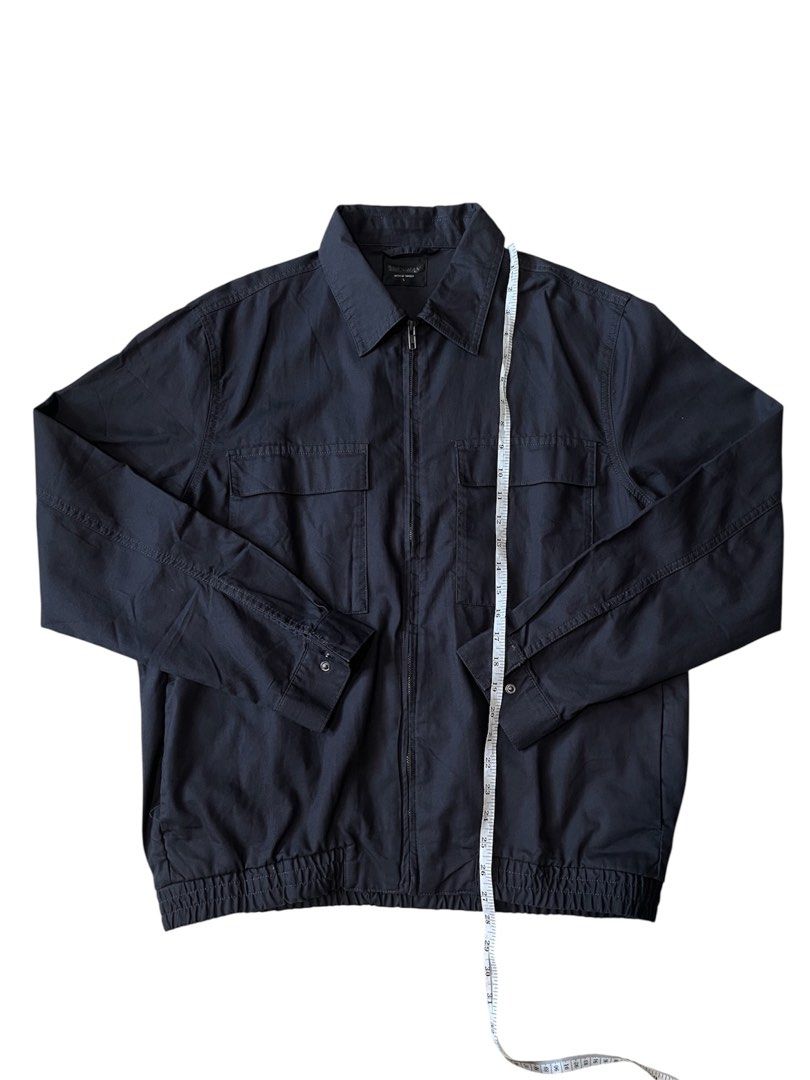 Zara Man Jacket (Category: Coats, Jackets and Outerwear) located in Manila. Submitted by commonselection (Listing ID 1434445098, Image 3). Description: Zara Jacket Dark Grey Large 27x23 Rfs: Decluttering.