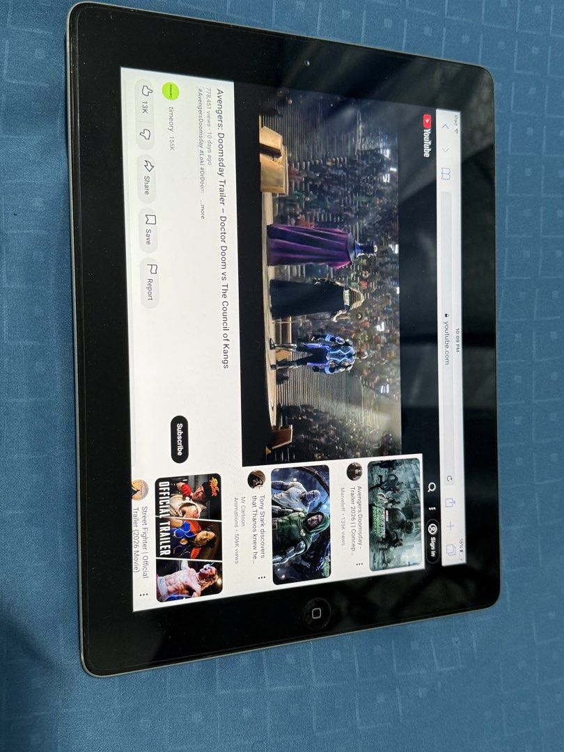 (Category: iPad) located in Singapore. Submitted by tribalcloud (Listing ID 1434763322, Image 3). Description: Used Apple iPad 4th generation with 32GB storage. It is in good working condition and has been tested. The screen is clear and the device is fully functional. Perfect for browsing, watching videos, and light usage..