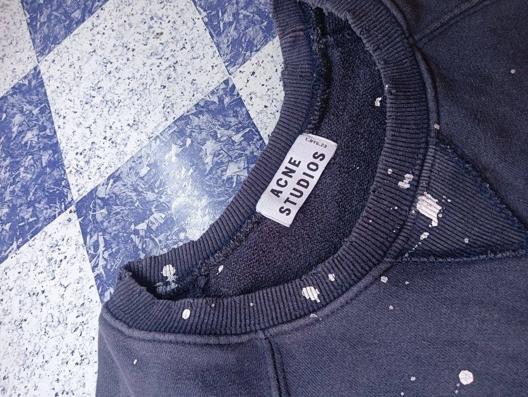ACNE STUDIOS BLISS MERCI PAW 13 SWEATER (Category: Hoodies) located in Mati. Submitted by franks.collection (Listing ID 1434691835, Image 2). Description: .