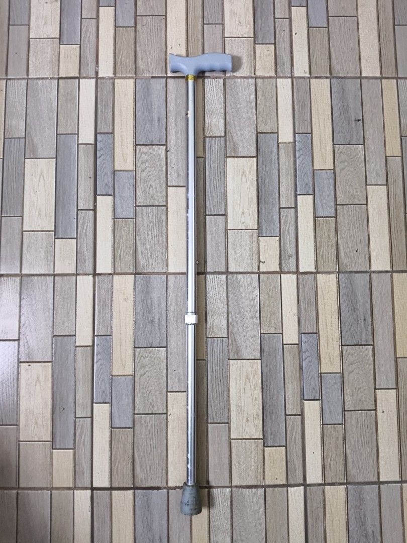 Adjustable Walking Cane (Category: Medical Supplies & Tools) located in Manila. Submitted by ryanjayvd_443 (Listing ID 1434705128, Image 1). Description: - Adjustable height - Gray handle - Silver shaft - Rubber tip for added stability - Ergonomic handle for comfortable grip - Provides walking support.