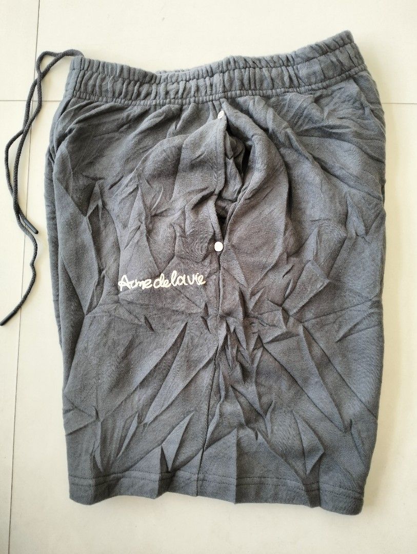 ADLV ACME DE LA VIE SHORT (Category: Activewear) located in San Carlos City. Submitted by guioverlua72920 (Listing ID 1434642928, Image 3). Description: ADLV (ACME DE LA VIE) W26-36 L18 Excellent condition No issue color may vary due to the camera light ₱550 Location San Carlos city Negros Occidental.