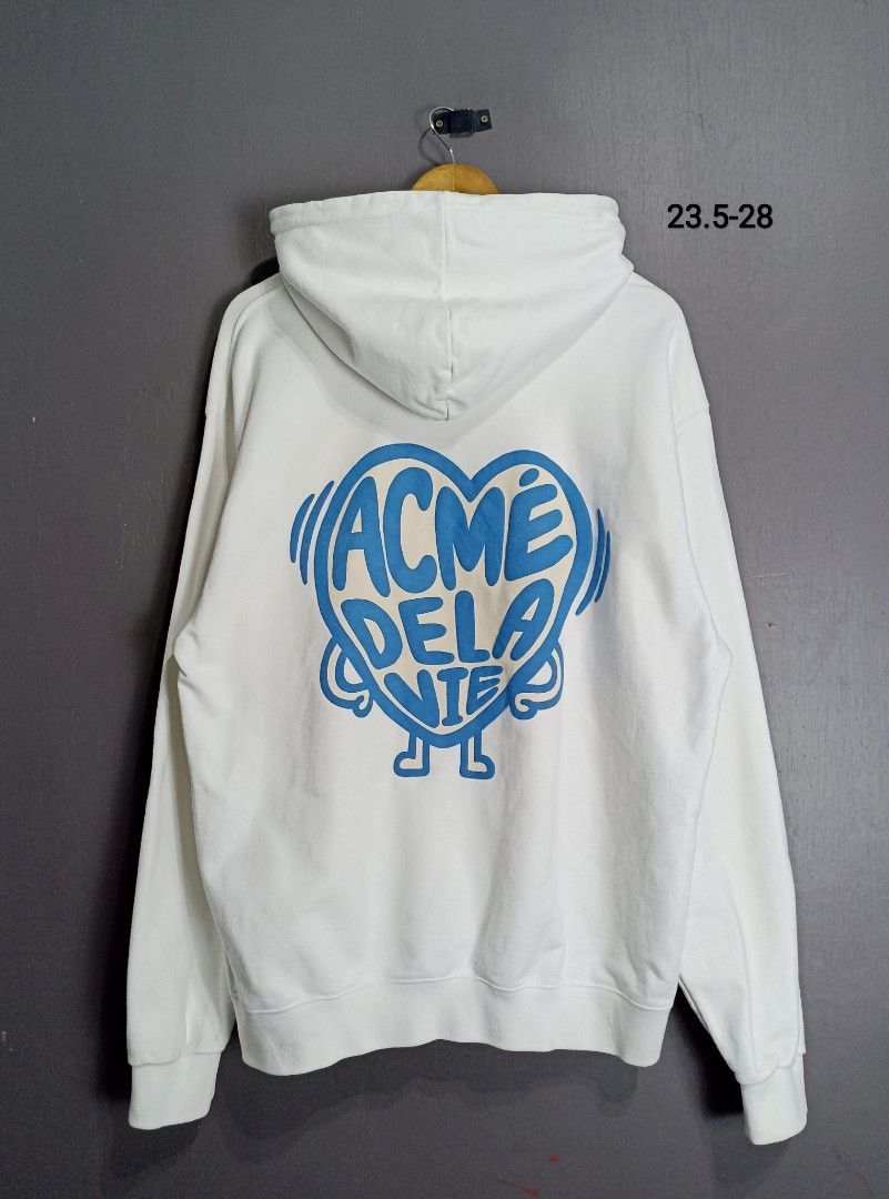 ADLV Heart Logo Hoodie (Category: Hoodies) located in Marawi City. Submitted by abdullah0692139 (Listing ID 1434788115, Image 1). Description: - ADLV white hoodie - Heart-shaped logo on the back - Size 1 - Front pocket and hood - Brand: acmé de la vie W23.5 L28 Color 9.8/10 exellent condi.