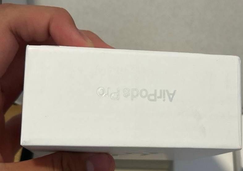 airpods pro 2439437115901224961
